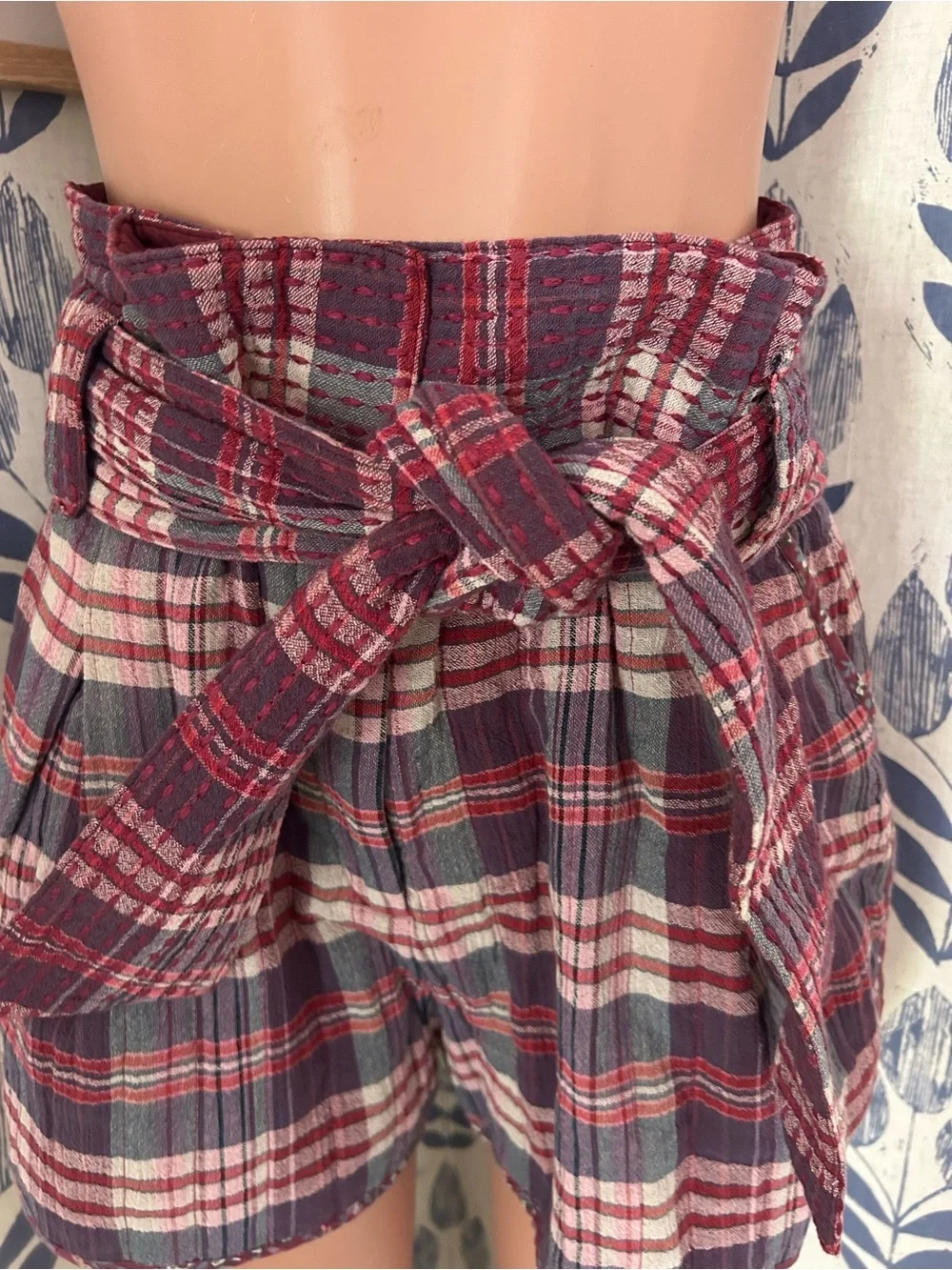 Sezane Plaid High-Waist Tie Shorts - Red Gray